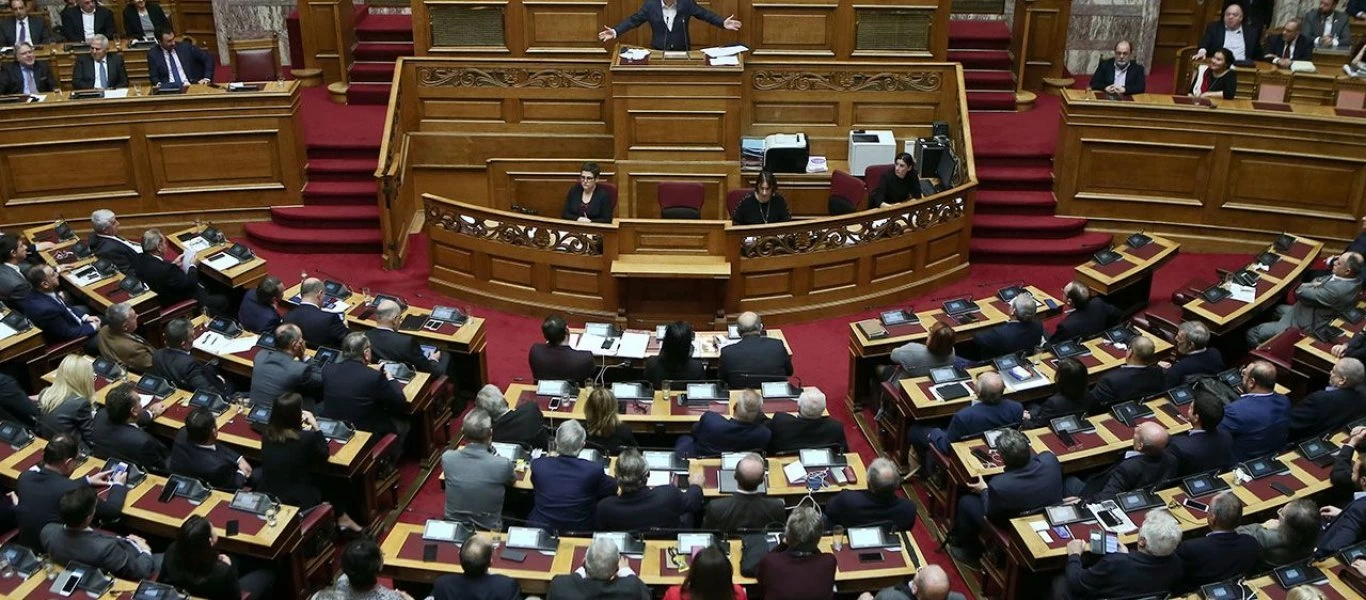 Υπερψηφίστηκε το άρθρο 50 για τα κολέγια - Έντονες αντιδράσεις από την αντιπολίτευση